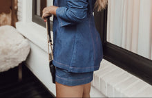 Carregar imagem no visualizador da galeria, Shorts jeans com elastano leve Tilde