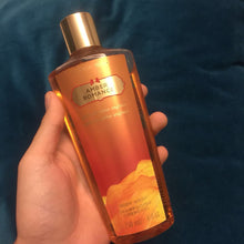 Carregar imagem no visualizador da galeria, Victoria&#39;s Secret Body Wash Amber Romance 250 ml