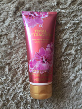 Carregar imagem no visualizador da galeria, Victoria&#39;s Secret Body Cream Total Attraction 200 ml