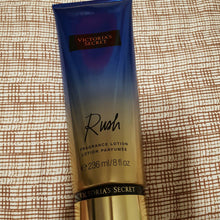 Carregar imagem no visualizador da galeria, Victoria&#39;s Secret Loção Hidratante Rush 236 ml