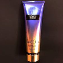 Carregar imagem no visualizador da galeria, Victoria&#39;s Secret Loção Hidratante Secret Charm 236 ml