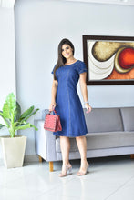Carregar imagem no visualizador da galeria, Vestido Jeans Midi Lucimar