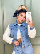 Carregar imagem no visualizador da galeria, Jaqueta Jeans Plush Judite