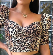 Carregar imagem no visualizador da galeria, Blusa Cropped Animal Print Jorgete