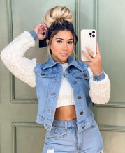 Carregar imagem no visualizador da galeria, Jaqueta Jeans Plush Judite