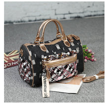 Carregar imagem no visualizador da galeria, Bolsa Jeans Fernanda # CYP0310.2125